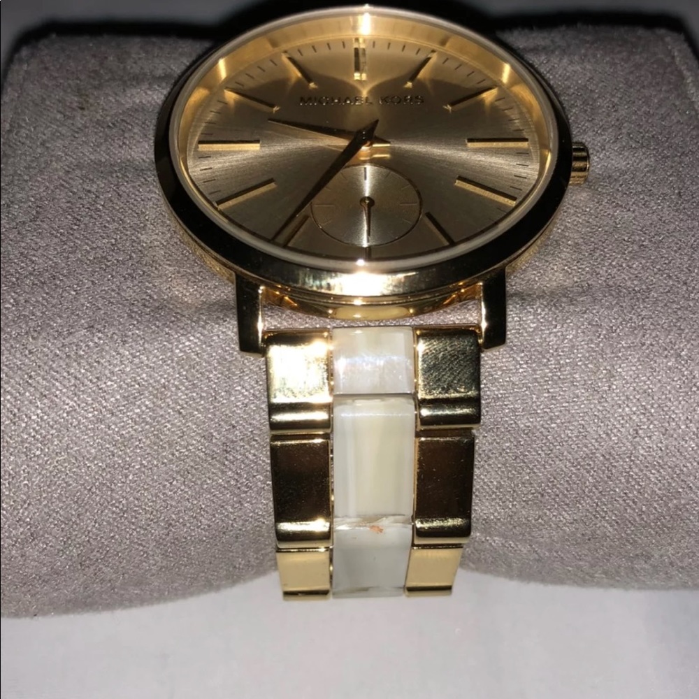 MK WATCH - Picture 2 of 3